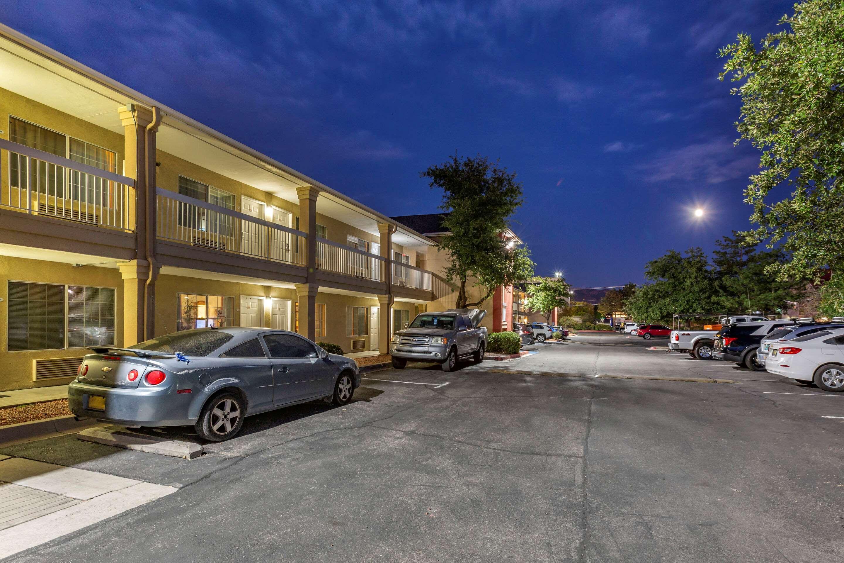 Suburban Studios Albuquerque Midtown - University Eksteriør bilde